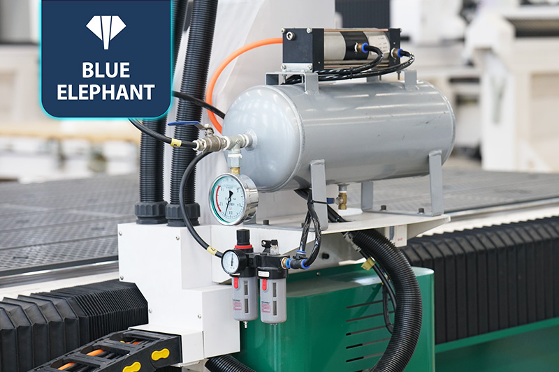 EW3動柱式五軸加工中心